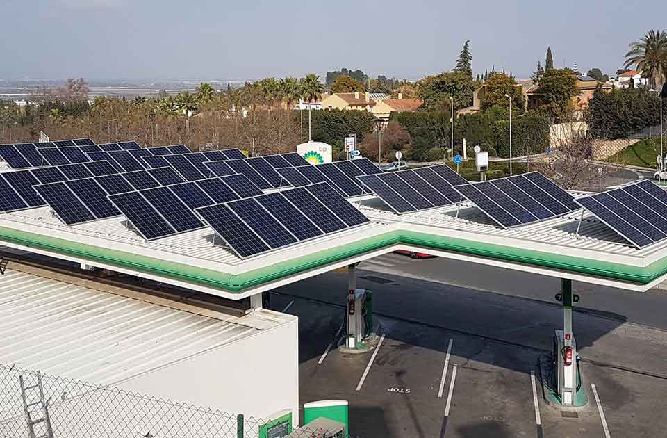 placas solares estacion de servicio bencir sevilla