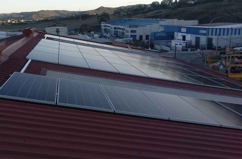 hermanos padilla instalacion placas solares punto recarga coche eléctrico algeciras