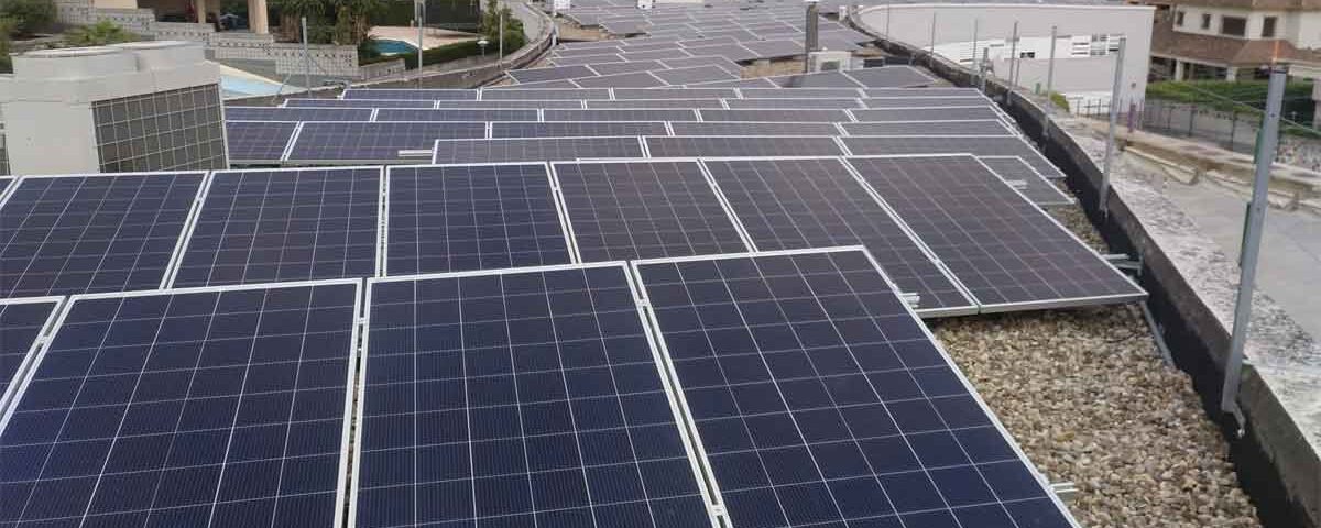 instalacion paneles solares y puntos recarga coche eléctrico colegio britanico cordoba