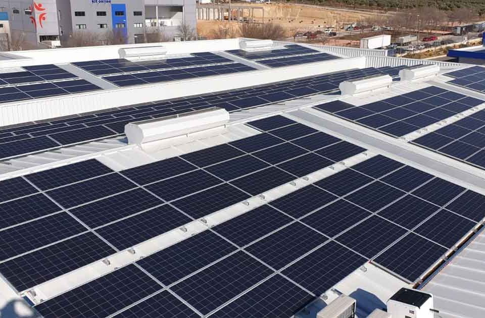 instalacion placas solares puntos de recarga coche eléctrico martos jaen