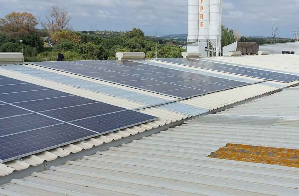 instalacion placas solares distribuciones y prefabricados san roque cadiz