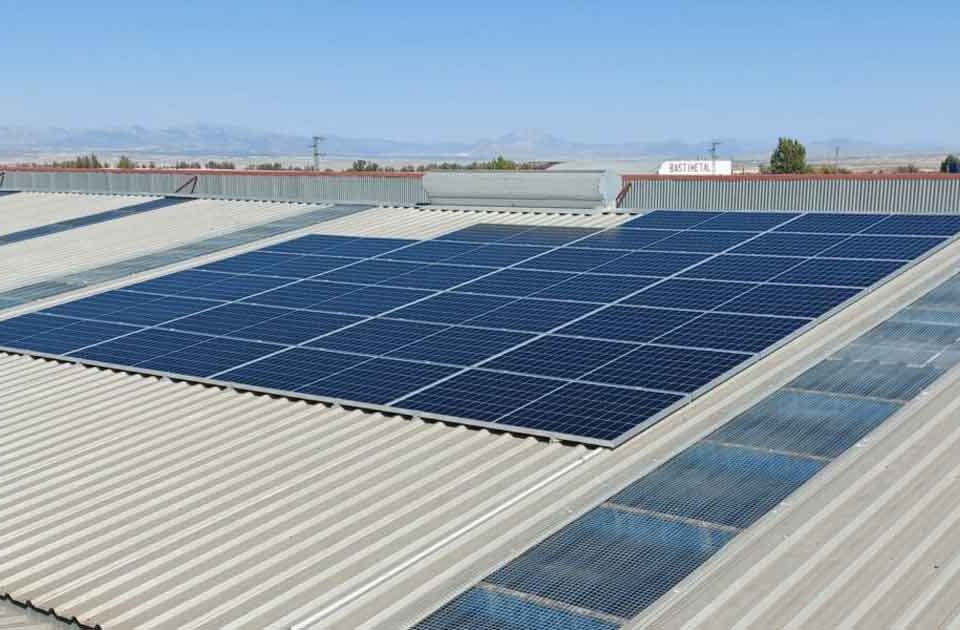 autoconsumo solar hierros rojo baza granada