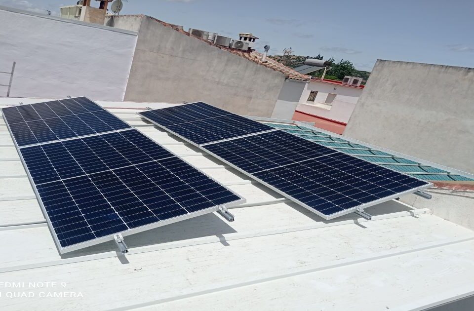 autoconsumo paneles solares vivienda cabra cordoba