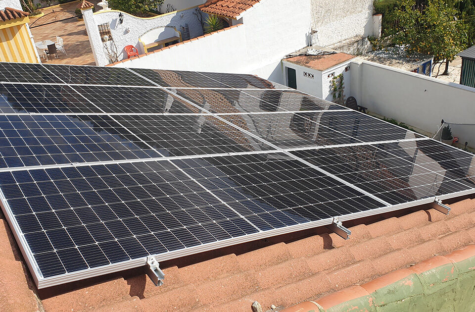 instalacion paneles solares vivienda cabra