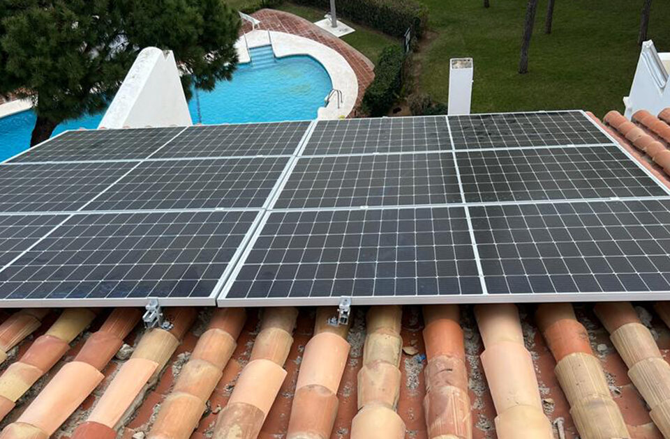 instalacion placas solares urbanización villapino mijas malaga