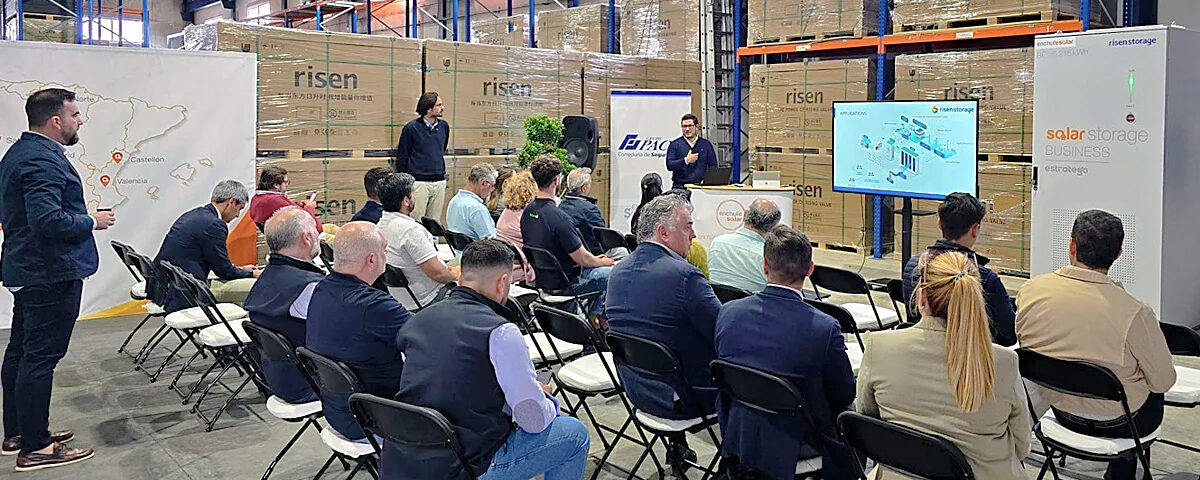 Enchufe Risen baterias